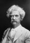 Der Schriftsteller Mark Twain mit 72 Jahren. © A.F. Bradley / steamboattimes.com [Public domain], via Wikimedia Commons