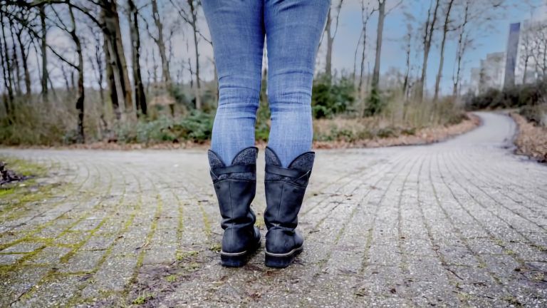 Wo geht’s lang? Sich zu orientieren, ist besonders schwer, wenn man unter Stress steht.